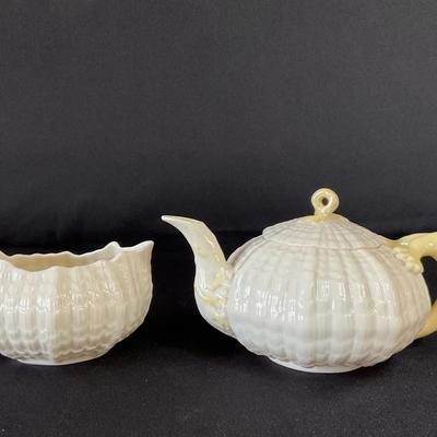 Belleek Irish Porcelain Tridacna Tea Pot And Sugar Bowl