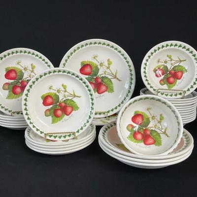 Portmerion “Strawberry Fair” Mixed Sizes