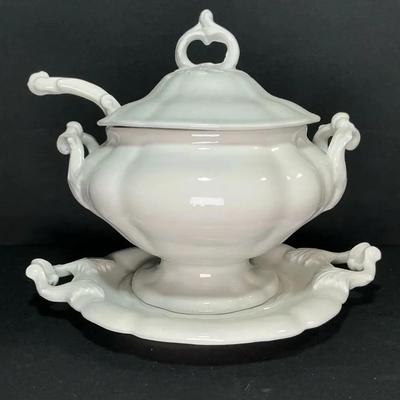 Red Cliff Ironstone Soup Tureen