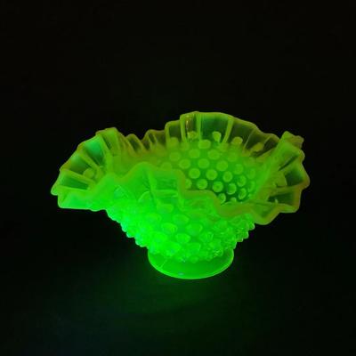 Vintage Yellow Topaz Uranium Glass Bowl Ruffled Edge