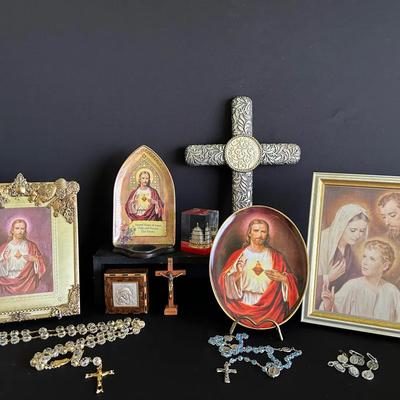 Lucite Pope Paul Paperweight & More Religious Items