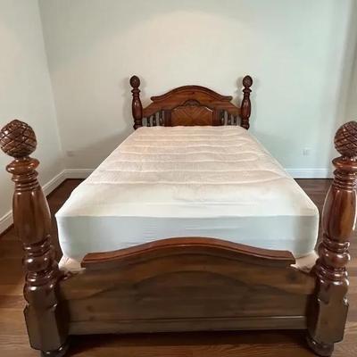 Solid Wood Four Poster Queen Bed With Mattress