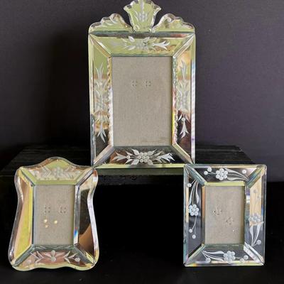 Carr Etched Frame Set