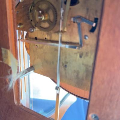 Howard Miller, Wind Up Clock that works