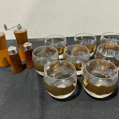 Vintage MCM Culver Cocktail Set In “Coronet” 8 Roly Poly Lowball Glasses & MCM S&P Shakers