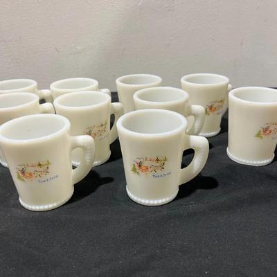 Vintage McKee Tom & Jerry Winter Sleigh Scene Milk Glass Mugs 
