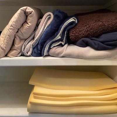 Throw Blankets Assortment 