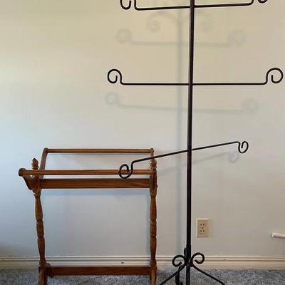 Quilt and Throw Blanket Holders