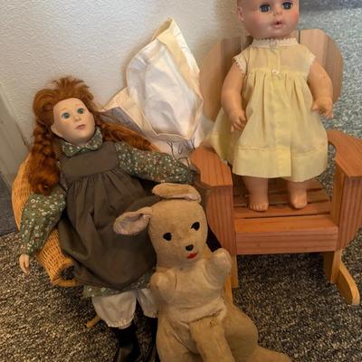 Anna of Gable and Kangaroo Collection