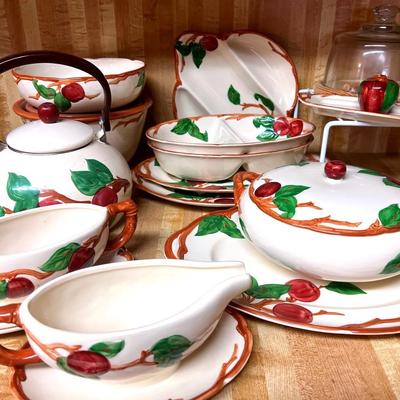 “Franciscan” Apple Serving Ware