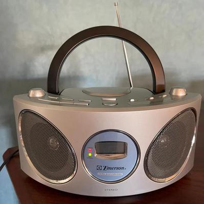 “Emerson” Extra Bass CD / Radio Player