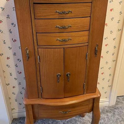 Standing Jewelry Box