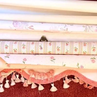 Window Shade and Wallpaper 