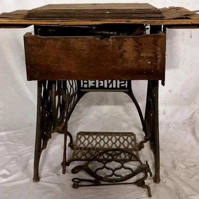 “Singer” Treadle Sewing Machine