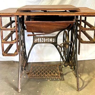 Rare Antique “Singer” Sewing Machine Treadle Table 