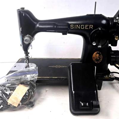 "Singer" 201-2 Sewing Machine 