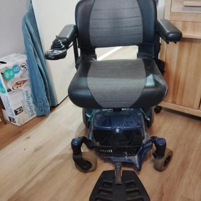 Pride Go electric wheelchair with new 100amp battery. $500