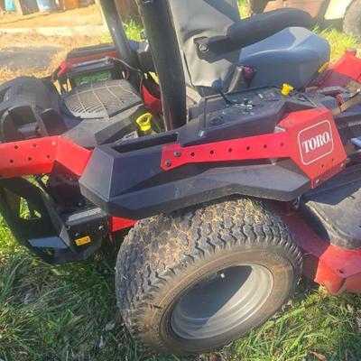 Toro Zero turn mower 60 inch with only 225 hours