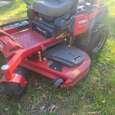 Toro Zero turn mower 60 inch with only 225 hours