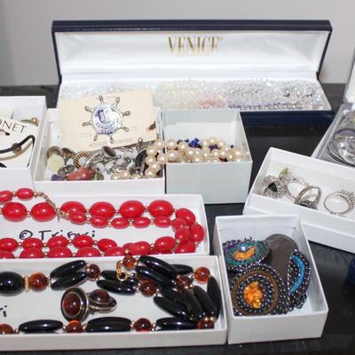 Sale Photo Thumbnail #274