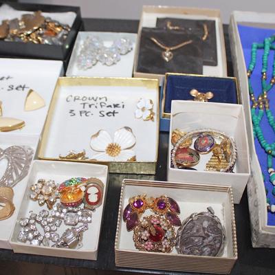 Sale Photo Thumbnail #272