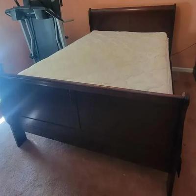 Sleigh Style Wooden Bed Frame with Mattress