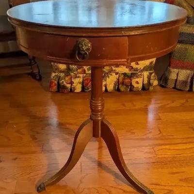 Antique-Style Wooden Drum Table with Claw Feet