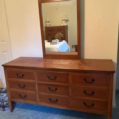 Vintage Dixie Solid Wood Dresser with Mirror