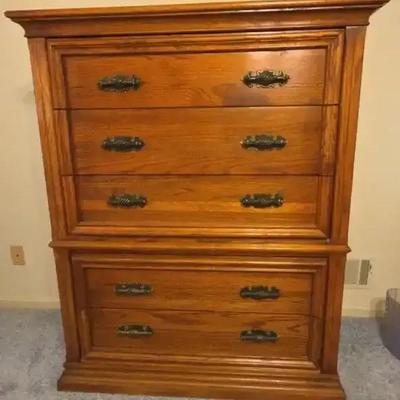 Solid Wood Chippendale-Style Chest of Drawers with Brass Handles