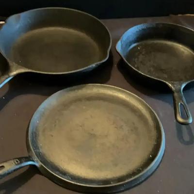 Cast Iron Cookware Collection Featuring Griswold Skillet