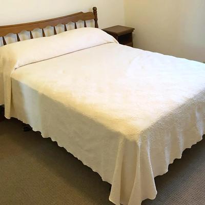 Wooden Bed with Serta Mattress Set and Frame 