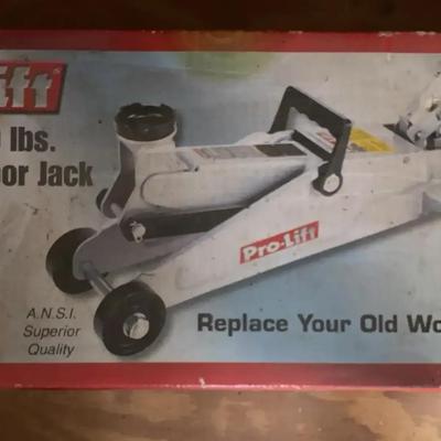 Pro-Lift 2 Ton Hydraulic Floor Jack