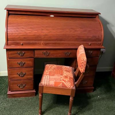 Wooden Rolltop Desk with Matching Storage Chair