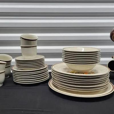 Casual Elegance Hearthside Stoneware (1115)