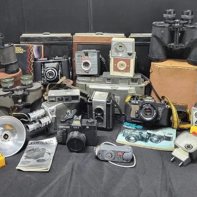Vintage Cameras & More (1125)