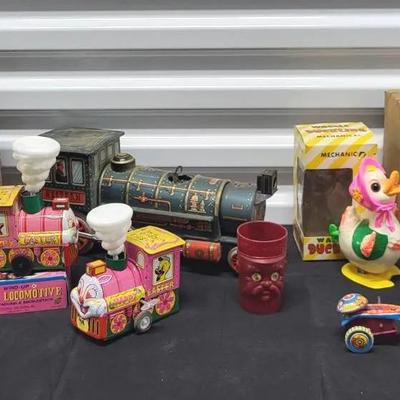 Vintage Wind-Up Tin Toys & More (1125)