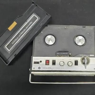 Realistic Transistor Recorder (1115)