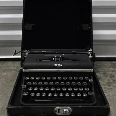 Royal Typewriter (1115)