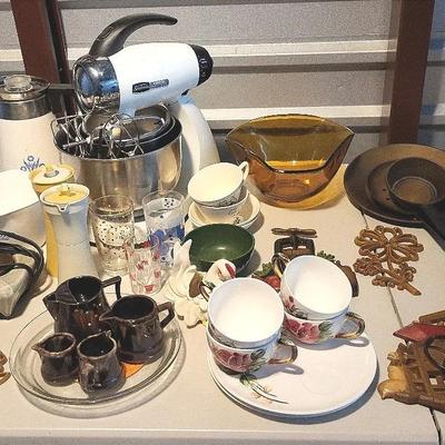 Vintage Kitchen (1115)