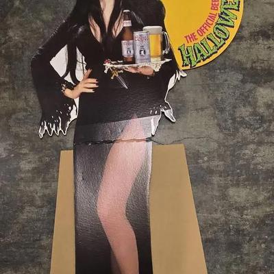 Elvira Cut-Out (1115)
