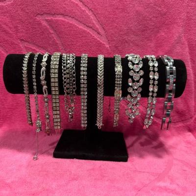 Sale Photo Thumbnail #918