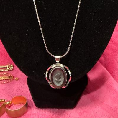 Sale Photo Thumbnail #994