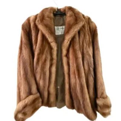 Beautiful Vintage Mink Cape a Herman Furs