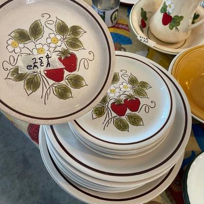 Sale Photo Thumbnail #30: Vintage Montgomery Ward dinnerware