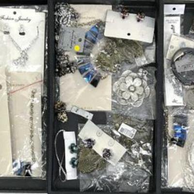 Sale Photo Thumbnail #633