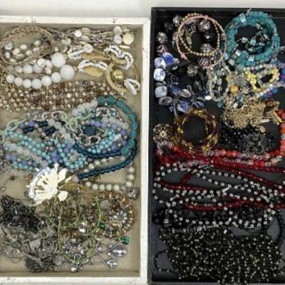 Sale Photo Thumbnail #634