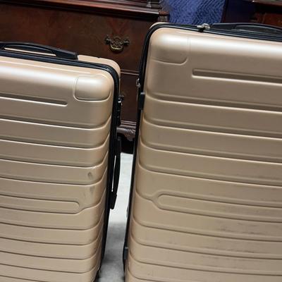 360 Hard Sided Rolling Luggage 