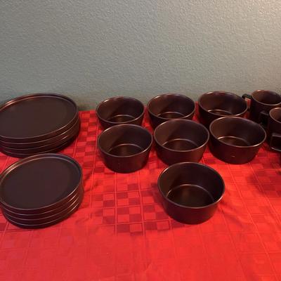 Stone And Lain Dishware Service For 7