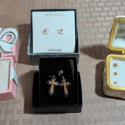 10-14K Yellow Gold Necklace & Earrings, Mother Of Pearl & 14K Gold Earrings & More