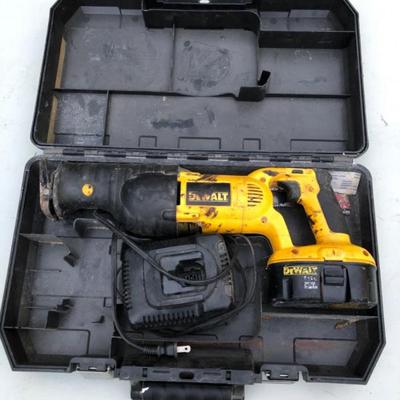 DeWalt DC385 Cordless Reciprocating Saw – Variable Speed